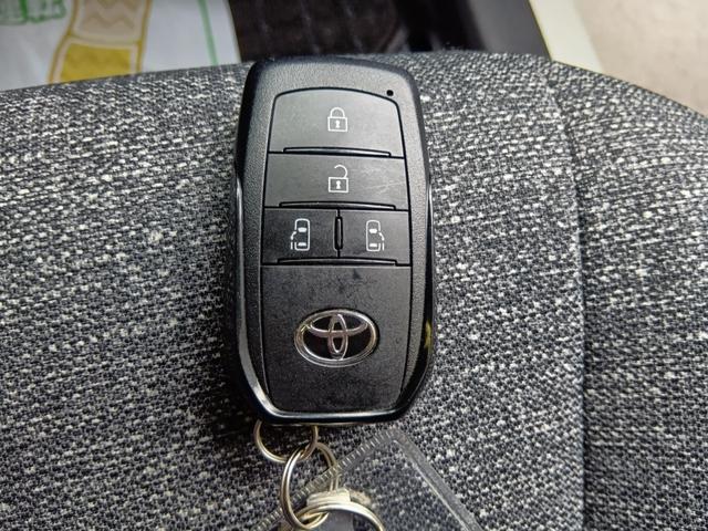 シエンタ Ｚ　１オナ　Ｗ電動ドア　クルーズＣ　ＬＥＤヘッドランプ　ＥＴＣ　Ｓキー　横滑り防止機能　パワーウィンドウ　記録簿　エアバック　ＡＢＳ　カーテンエアバック　オートエアコン　パワーステアリング　三列シート（13枚目）