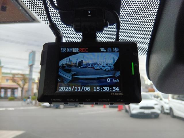 シエンタ Ｚ　１オナ　Ｗ電動ドア　クルーズＣ　ＬＥＤヘッドランプ　ＥＴＣ　Ｓキー　横滑り防止機能　パワーウィンドウ　記録簿　エアバック　ＡＢＳ　カーテンエアバック　オートエアコン　パワーステアリング　三列シート（16枚目）