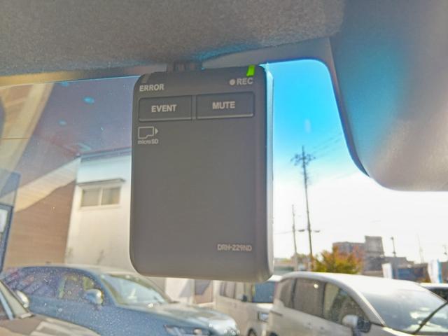 Ｎ－ＢＯＸカスタム Ｌターボ　衝突軽減ブレーキサポート　ターボエンジン　ＰＳ　カーテンエアバック　シートヒータ　エアバック　ＡＡＣ　ＡＢＳ　バックカメラ付き　ＥＴＣ　Ｗエアバッグ　ＥＳＣ　ドラレコ　キーレスエントリー　１オーナー（18枚目）