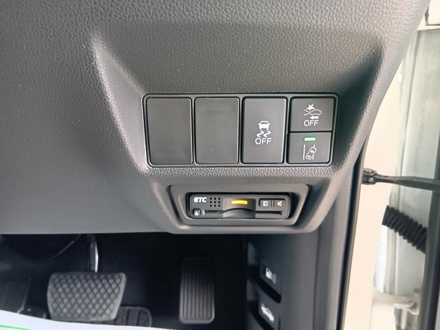 ステップワゴンスパーダ スパーダクールスピリットアドバンスパッケージβ　ワンオーナー　ナビ　Ｔｖ　Ｒカメラ　両側電動スライド　ＶＳＡ　ドラレコ　ＰＣＳ　ＥＴＣ車載器　地デジ　サイドカーテンエアバック　ＬＥＤヘッド　両側電動ドア　リヤカメラ　スマートキー　ターボ　エアバッグ（12枚目）