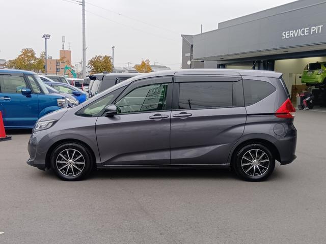 フリード Ｇ・ホンダセンシング　Ｗエアバッグ　パワーウィンドウ　１オ－ナ－　アクティブクルーズコントロール　スマートキ　カラーバックモニター　整備点検記録簿　ワンセグテレビ　ＶＳＡ　エアコン　キーレス　ＳＲＳ（8枚目）