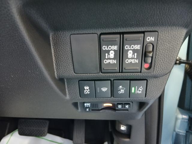 フリードハイブリッド ハイブリッド・Ｇホンダセンシング　ワンオーナー　ナビ　ＴＶ　Ｒカメラ　両側電動スライド　軽減ブレーキ　キーフリーシステム　１オ－ナ－　記録簿　後カメラ　Ａクルーズ　ＬＥＤヘッドランプ　横滑防止　ドライブレコーダ　パワーウインドウ（12枚目）