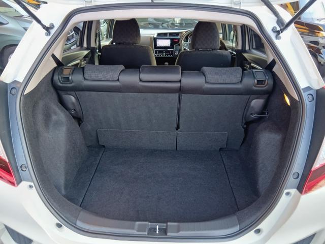 フィット １３Ｇ・Ｆパッケージ　ワンオーナー　ナビ　ＥＴＣ　バックカメラ　スマートキー　ドラレコ　ＬＥＤライト　ＤＶＤ再生可能　スマ－トキ－　記録簿有り　ＶＳＡ　地デジＴＶ　助手席エアバッグ　Ｒカメラ　オートエアコン　エアバック（16枚目）