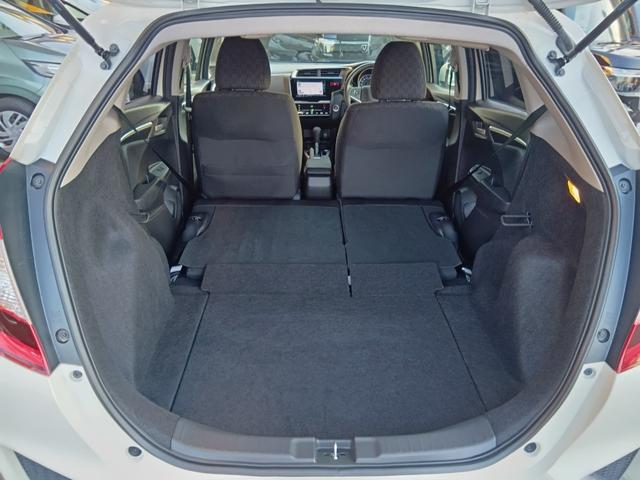 フィット １３Ｇ・Ｆパッケージ　ワンオーナー　ナビ　ＥＴＣ　バックカメラ　スマートキー　ドラレコ　ＬＥＤライト　ＤＶＤ再生可能　スマ－トキ－　記録簿有り　ＶＳＡ　地デジＴＶ　助手席エアバッグ　Ｒカメラ　オートエアコン　エアバック（17枚目）