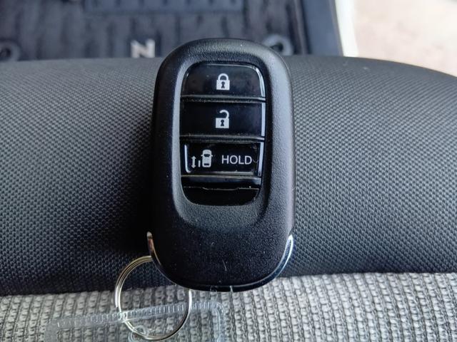 N-BOX ベースグレード スマートキ- カーテンエアバック 横滑り防止 オートクルーズ LEDヘッドライト キーフリー パワーステアリング オートエアコン リアカメラ Wエアバック パワーウィンドウ ABS(13枚目)