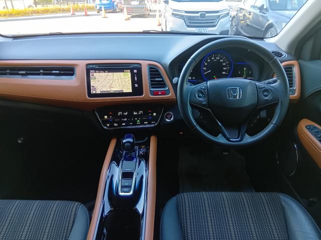 ヴェゼル ハイブリッドZ 純正ナビ TV Rカメラ ETC ドラレコ スマキー LEDランプ 整備記録簿 シ-トヒ-タ- サイドカーテンエアバック 運転席助手席エアバッグ VSA パワーステアリング フルオートエアコン Dレコ(4枚目)