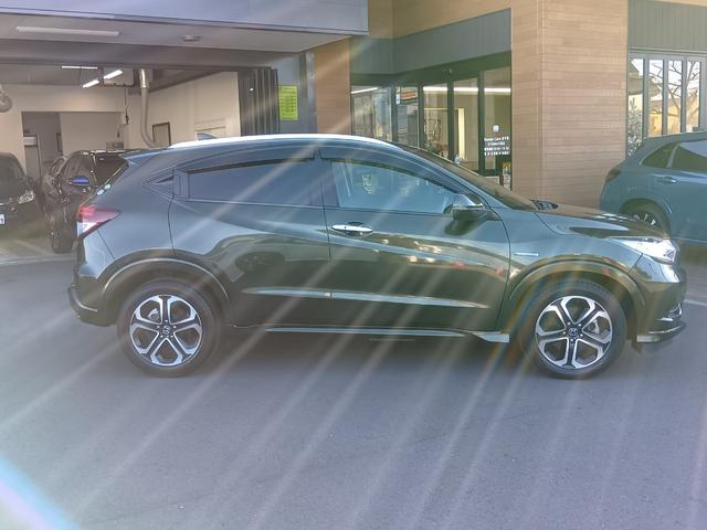 ヴェゼル ハイブリッドZ 純正ナビ TV Rカメラ ETC ドラレコ スマキー LEDランプ 整備記録簿 シ-トヒ-タ- サイドカーテンエアバック 運転席助手席エアバッグ VSA パワーステアリング フルオートエアコン Dレコ(7枚目)