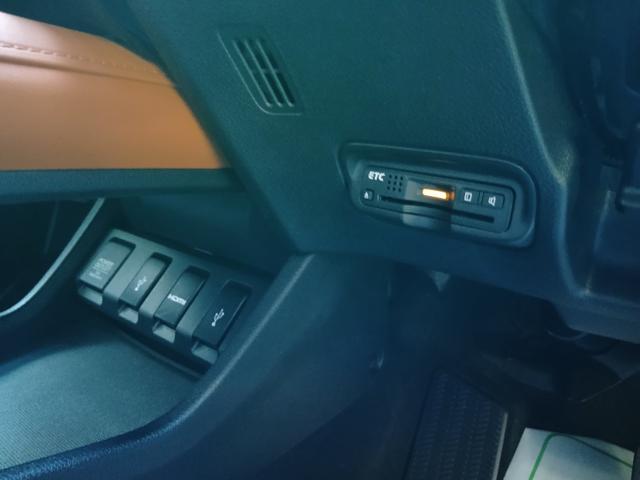 ヴェゼル ハイブリッドZ 純正ナビ TV Rカメラ ETC ドラレコ スマキー LEDランプ 整備記録簿 シ-トヒ-タ- サイドカーテンエアバック 運転席助手席エアバッグ VSA パワーステアリング フルオートエアコン Dレコ(12枚目)