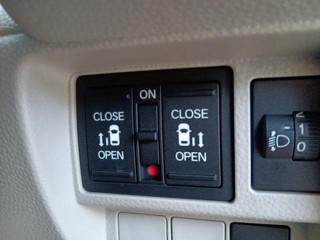 ステップワゴン ｅ：ＨＥＶエアーＥＸ　ワンオーナー　ナビ　フルセグＴＶ　ＥＴＣ　マルチビューカメラ　スマートキー　ＬＥＤライト　両側電動ドア　シートヒーター　パワーテールゲート　ホンダセンシング　バックカメラ　オートクルーズコントロール（15枚目）