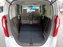 セカンドシートを倒せばさらに荷室が広がります。
