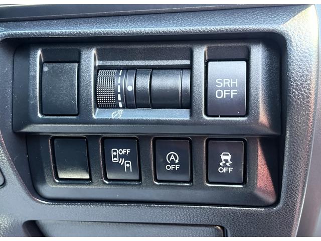 ＸＶ ２．０ｉ－Ｓ　アイサイト　・ワンオーナー・ブラックレザーセレクション・ＳＴＩ１８インチアルミ・純正８インチナビ（ＣＮ－ＬＲ８２０Ｄ）・バックカメラ・ＥＴＣ２．０・ドラレコ・コーナーセンサー・シャークフィンアンテナ・アイサイト（22枚目）