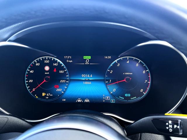 Ｃクラス Ｃ２００ローレウスエディションスポーツプラスパック　・レーダーセーフティパッケージ・ＣＯＭＡＮＤシステム・１０．２５インチディスプレイ・１２．３インチコックピットディスプレイ・パワートランク・ＡＩＲＢＯＤＹコントロールサスペンション・ＣａｒＰｌａｙ（8枚目）