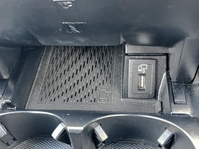 Ｃクラス Ｃ２００ローレウスエディションスポーツプラスパック　・レーダーセーフティパッケージ・ＣＯＭＡＮＤシステム・１０．２５インチディスプレイ・１２．３インチコックピットディスプレイ・パワートランク・ＡＩＲＢＯＤＹコントロールサスペンション・ＣａｒＰｌａｙ（23枚目）