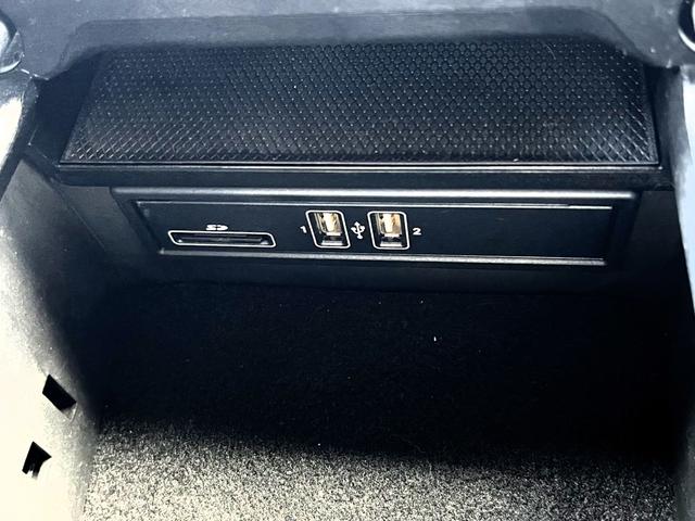 Ｃクラス Ｃ２００ローレウスエディションスポーツプラスパック　・レーダーセーフティパッケージ・ＣＯＭＡＮＤシステム・１０．２５インチディスプレイ・１２．３インチコックピットディスプレイ・パワートランク・ＡＩＲＢＯＤＹコントロールサスペンション・ＣａｒＰｌａｙ（24枚目）