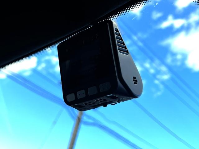 Ｃクラス Ｃ２００ローレウスエディションスポーツプラスパック　・レーダーセーフティパッケージ・ＣＯＭＡＮＤシステム・１０．２５インチディスプレイ・１２．３インチコックピットディスプレイ・パワートランク・ＡＩＲＢＯＤＹコントロールサスペンション・ＣａｒＰｌａｙ（29枚目）