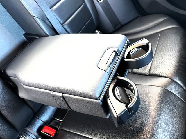 Ｃクラス Ｃ２００ローレウスエディションスポーツプラスパック　・レーダーセーフティパッケージ・ＣＯＭＡＮＤシステム・１０．２５インチディスプレイ・１２．３インチコックピットディスプレイ・パワートランク・ＡＩＲＢＯＤＹコントロールサスペンション・ＣａｒＰｌａｙ（42枚目）