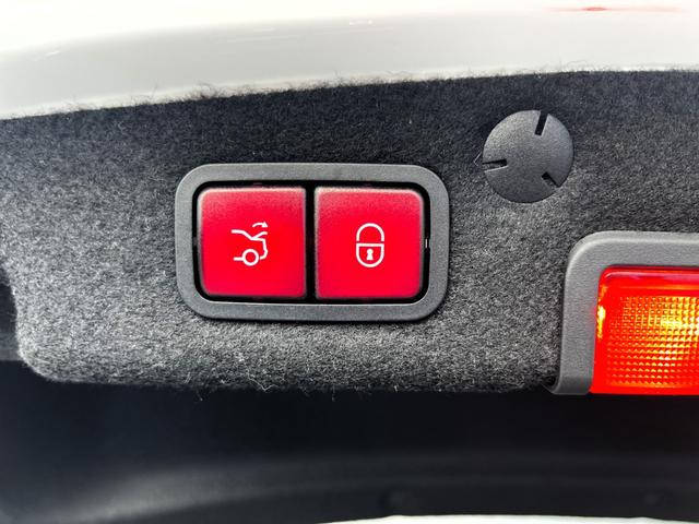 Ｃクラス Ｃ２００ローレウスエディションスポーツプラスパック　・レーダーセーフティパッケージ・ＣＯＭＡＮＤシステム・１０．２５インチディスプレイ・１２．３インチコックピットディスプレイ・パワートランク・ＡＩＲＢＯＤＹコントロールサスペンション・ＣａｒＰｌａｙ（47枚目）