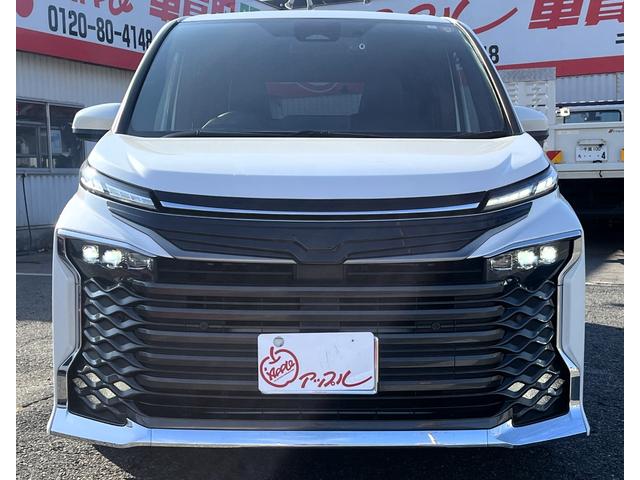 ヴォクシー ハイブリッドＳ－Ｚ　・１オーナー・プロジェクター式ＬＥＤヘッドランプ・ユニバーサルステップ・快適利便パッケージＨＩＧＨ・ディスプレイオーディオプラス・バックカメラ・ＥＴＣ２．０・ドラレコ・ＧＲフロントバンパーガーニッシュ（2枚目）