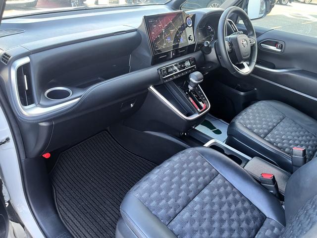 ヴォクシー ハイブリッドＳ－Ｚ　・１オーナー・プロジェクター式ＬＥＤヘッドランプ・ユニバーサルステップ・快適利便パッケージＨＩＧＨ・ディスプレイオーディオプラス・バックカメラ・ＥＴＣ２．０・ドラレコ・ＧＲフロントバンパーガーニッシュ（23枚目）