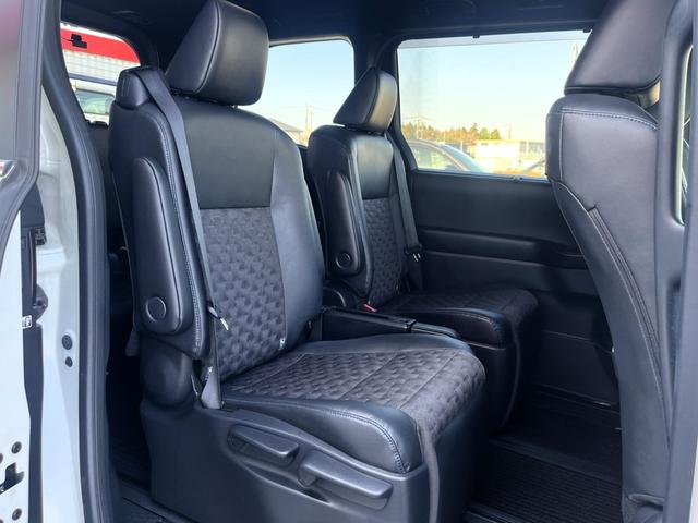 ヴォクシー ハイブリッドＳ－Ｚ　・１オーナー・プロジェクター式ＬＥＤヘッドランプ・ユニバーサルステップ・快適利便パッケージＨＩＧＨ・ディスプレイオーディオプラス・バックカメラ・ＥＴＣ２．０・ドラレコ・ＧＲフロントバンパーガーニッシュ（28枚目）