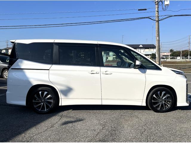 ヴォクシー ハイブリッドＳ－Ｚ　・１オーナー・プロジェクター式ＬＥＤヘッドランプ・ユニバーサルステップ・快適利便パッケージＨＩＧＨ・ディスプレイオーディオプラス・バックカメラ・ＥＴＣ２．０・ドラレコ・ＧＲフロントバンパーガーニッシュ（41枚目）