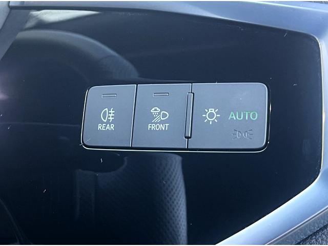 Ｑ３スポーツバック ダイナミックエディション　・ＭＭＩナビ・スマートフォンインターフェイス・バーチャルコックピット・３６０度カメラ・ＥＴＣ２．０・限定車専用２０インチアルミ・黒革＆合皮シート・パワーシート・シートヒーター・パワーバックドア（19枚目）