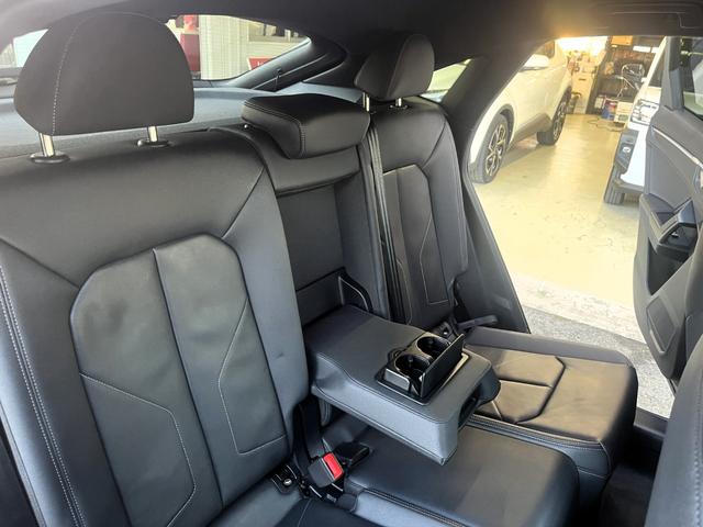 Ｑ３スポーツバック ダイナミックエディション　・ＭＭＩナビ・スマートフォンインターフェイス・バーチャルコックピット・３６０度カメラ・ＥＴＣ２．０・限定車専用２０インチアルミ・黒革＆合皮シート・パワーシート・シートヒーター・パワーバックドア（26枚目）