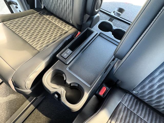 ノア ハイブリッドＳ－Ｚ　仕様変更後　即　納　車　１０．５型ディスプレイオーディオ　バックカメラ　ＥＴＣ２．０　ＢＳＭ　オットマン　シートヒーター　パワーバックドア　ＬＥＤヘッドランプオートレベリング　デジタルインナーミラー（30枚目）