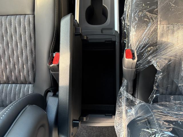 ノア ハイブリッドＳ－Ｚ　仕様変更後　即　納　車　１０．５型ディスプレイオーディオ　バックカメラ　ＥＴＣ２．０　ＢＳＭ　オットマン　シートヒーター　パワーバックドア　ＬＥＤヘッドランプオートレベリング　デジタルインナーミラー（46枚目）