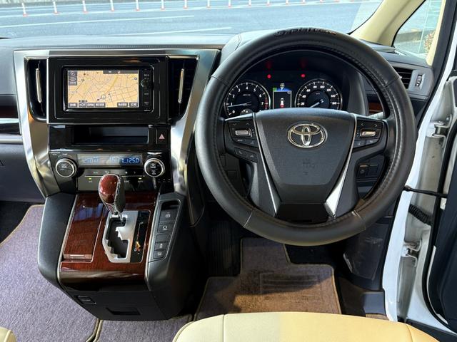 アルファード ２．５Ｘ　ユーザー買取車　オートエアコン　ＬＥＤヘッドライト　ナビ＆ＴＶ　スマートキー　両側オートスライドドア　オートライト　Ｂｌｕｅｔｏｏｔｈ対応　３列シート　クルコン　バックソナー　Ｒカメラ（30枚目）