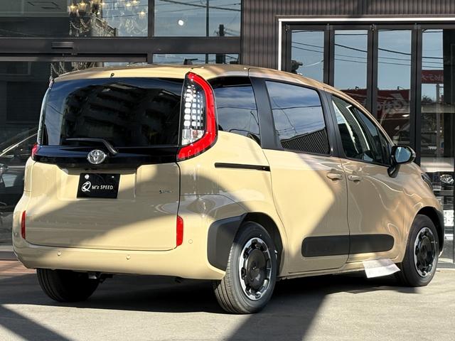 シエンタ ハイブリッドＺ　仕様変更後　登録済み未使用車　コンフォートパッケージ　トヨタチームメイトアドバンスパーク＋ＰＫＳＢ＋パノラミックビューモニター　天井サーキュレーター＋ナノイーＸ　７人乗り　前後方ドラレコ（15枚目）