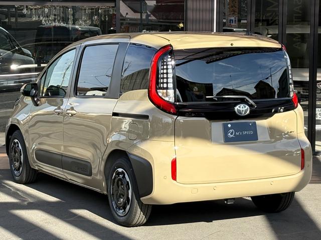 シエンタ ハイブリッドＺ　仕様変更後　登録済み未使用車　コンフォートパッケージ　トヨタチームメイトアドバンスパーク＋ＰＫＳＢ＋パノラミックビューモニター　天井サーキュレーター＋ナノイーＸ　７人乗り　前後方ドラレコ（18枚目）