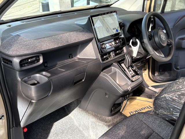 シエンタ ハイブリッドＺ　仕様変更後　登録済み未使用車　コンフォートパッケージ　トヨタチームメイトアドバンスパーク＋ＰＫＳＢ＋パノラミックビューモニター　天井サーキュレーター＋ナノイーＸ　７人乗り　前後方ドラレコ（29枚目）