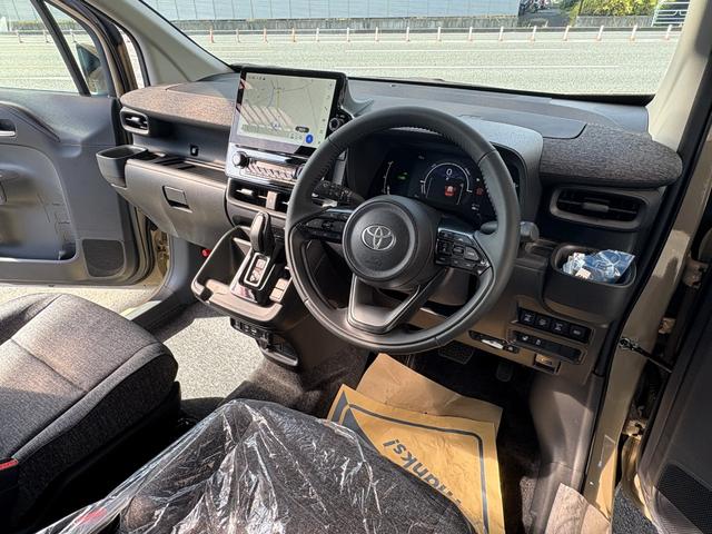 シエンタ ハイブリッドＺ　仕様変更後　登録済み未使用車　コンフォートパッケージ　トヨタチームメイトアドバンスパーク＋ＰＫＳＢ＋パノラミックビューモニター　天井サーキュレーター＋ナノイーＸ　７人乗り　前後方ドラレコ（31枚目）