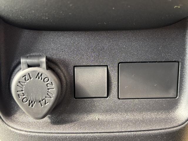 シエンタ ハイブリッドＺ　仕様変更後　登録済み未使用車　コンフォートパッケージ　トヨタチームメイトアドバンスパーク＋ＰＫＳＢ＋パノラミックビューモニター　天井サーキュレーター＋ナノイーＸ　７人乗り　前後方ドラレコ（49枚目）