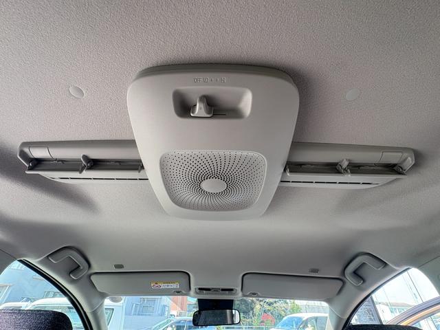 シエンタ ハイブリッドＺ　仕様変更後　登録済み未使用車　コンフォートパッケージ　トヨタチームメイトアドバンスパーク＋ＰＫＳＢ＋パノラミックビューモニター　天井サーキュレーター＋ナノイーＸ　７人乗り　前後方ドラレコ（60枚目）