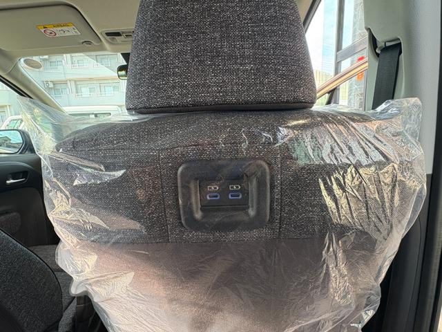 シエンタ ハイブリッドＺ　仕様変更後　登録済み未使用車　コンフォートパッケージ　トヨタチームメイトアドバンスパーク＋ＰＫＳＢ＋パノラミックビューモニター　天井サーキュレーター＋ナノイーＸ　７人乗り　前後方ドラレコ（61枚目）