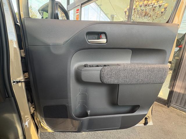 シエンタ ハイブリッドＺ　仕様変更後　登録済み未使用車　コンフォートパッケージ　トヨタチームメイトアドバンスパーク＋ＰＫＳＢ＋パノラミックビューモニター　天井サーキュレーター＋ナノイーＸ　７人乗り　前後方ドラレコ（62枚目）