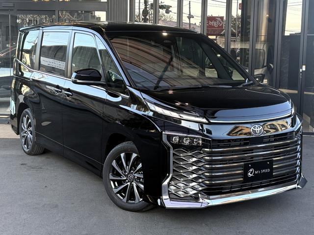 ヴォクシー ハイブリッドＳ－Ｚ　仕様変更後即　納　ＬＥＤヘッドランプ　快適利便Ｐｋｇ　ＣＤ／ＤＶＤデッキ　デジタルインナーミラー　ＥＴＣ２．０　２列目オットマン　パワーバックドア　バックカメラ　シートヒーター　１０．５型ディスプレイ（10枚目）