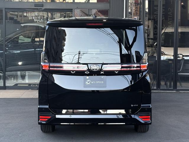 ヴォクシー ハイブリッドＳ－Ｚ　仕様変更後即　納　ＬＥＤヘッドランプ　快適利便Ｐｋｇ　ＣＤ／ＤＶＤデッキ　デジタルインナーミラー　ＥＴＣ２．０　２列目オットマン　パワーバックドア　バックカメラ　シートヒーター　１０．５型ディスプレイ（15枚目）