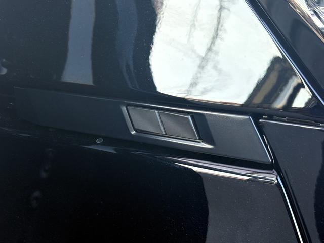 ヴォクシー ハイブリッドＳ－Ｚ　仕様変更後即　納　ＬＥＤヘッドランプ　快適利便Ｐｋｇ　ＣＤ／ＤＶＤデッキ　デジタルインナーミラー　ＥＴＣ２．０　２列目オットマン　パワーバックドア　バックカメラ　シートヒーター　１０．５型ディスプレイ（45枚目）