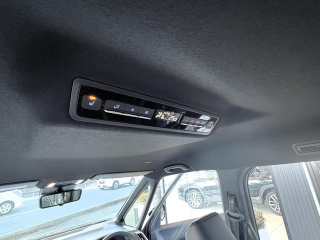 ヴォクシー ハイブリッドＳ－Ｚ　仕様変更後即　納　ＬＥＤヘッドランプ　快適利便Ｐｋｇ　ＣＤ／ＤＶＤデッキ　デジタルインナーミラー　ＥＴＣ２．０　２列目オットマン　パワーバックドア　バックカメラ　シートヒーター　１０．５型ディスプレイ（47枚目）