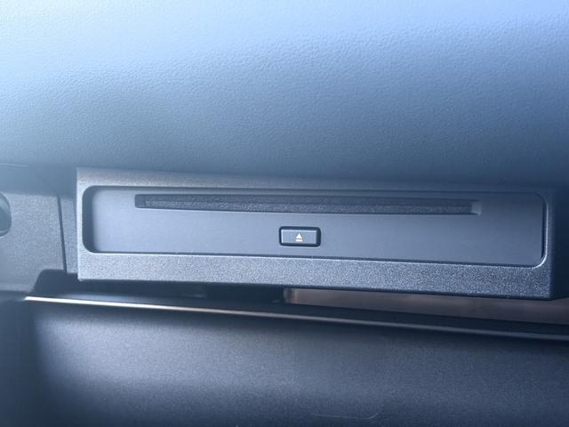 ヴォクシー ハイブリッドＳ－Ｚ　仕様変更後即　納　ＬＥＤヘッドランプ　快適利便Ｐｋｇ　ＣＤ／ＤＶＤデッキ　デジタルインナーミラー　ＥＴＣ２．０　２列目オットマン　パワーバックドア　バックカメラ　シートヒーター　１０．５型ディスプレイ（64枚目）