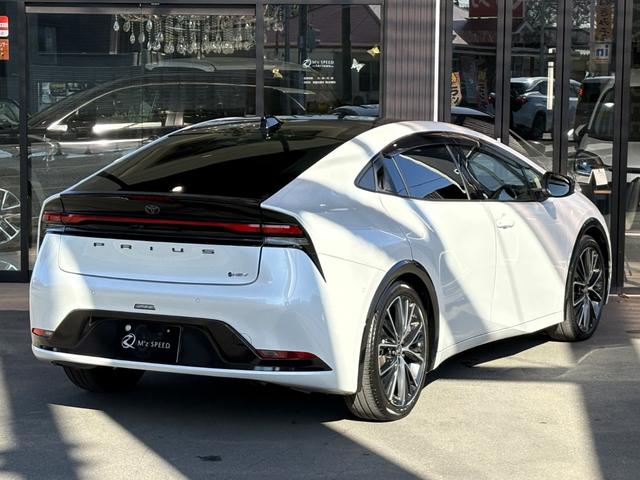 プリウス Ｚ　ユーザー買取車　パノラマルーフ　デジタルインナーミラー　前後方ドライブレコーダー　ディスプレイオーディオｐｌｕｓ　寒冷地仕様　パノラミックビュー　シートベンチレーション　電動トランク　禁煙車（13枚目）