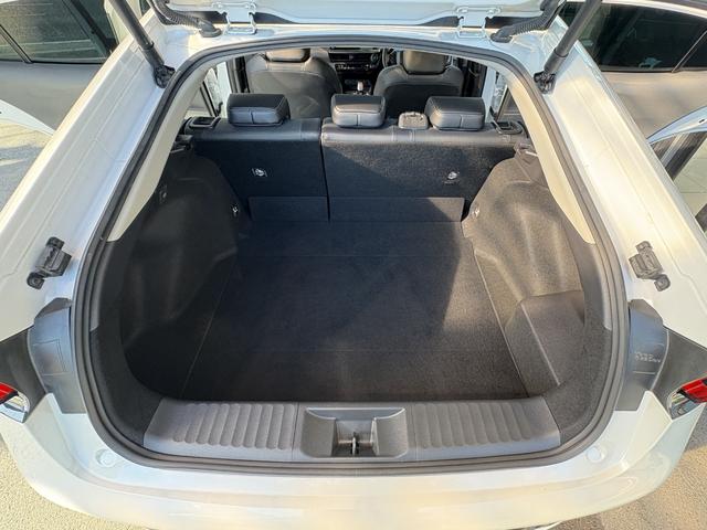 プリウス Ｚ　ユーザー買取車　パノラマルーフ　デジタルインナーミラー　前後方ドライブレコーダー　ディスプレイオーディオｐｌｕｓ　寒冷地仕様　パノラミックビュー　シートベンチレーション　電動トランク　禁煙車（35枚目）