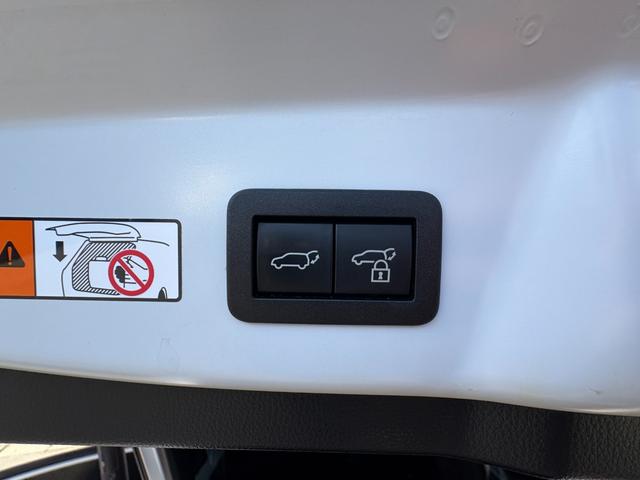 プリウス Ｚ　ユーザー買取車　パノラマルーフ　デジタルインナーミラー　前後方ドライブレコーダー　ディスプレイオーディオｐｌｕｓ　寒冷地仕様　パノラミックビュー　シートベンチレーション　電動トランク　禁煙車（41枚目）