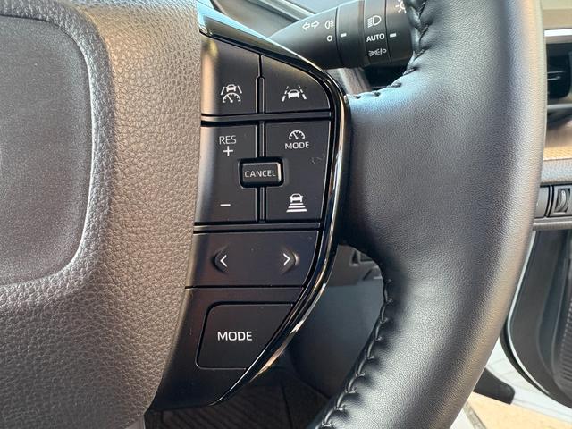 プリウス Ｚ　ユーザー買取車　パノラマルーフ　デジタルインナーミラー　前後方ドライブレコーダー　ディスプレイオーディオｐｌｕｓ　寒冷地仕様　パノラミックビュー　シートベンチレーション　電動トランク　禁煙車（44枚目）