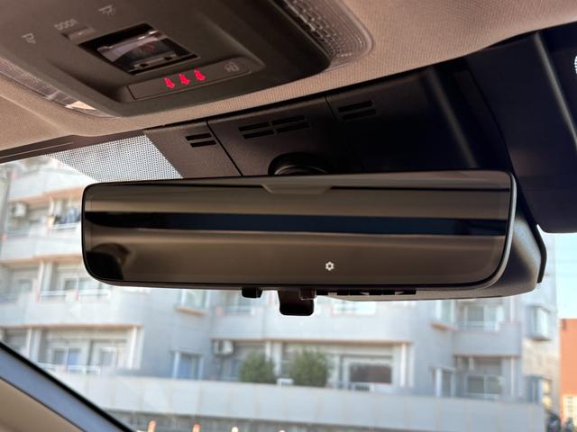 プリウス Ｚ　ユーザー買取車　パノラマルーフ　デジタルインナーミラー　前後方ドライブレコーダー　ディスプレイオーディオｐｌｕｓ　寒冷地仕様　パノラミックビュー　シートベンチレーション　電動トランク　禁煙車（59枚目）