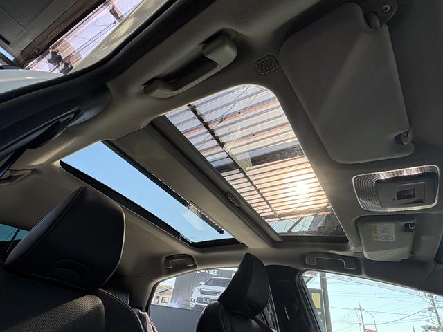 プリウス Ｚ　ユーザー買取車　パノラマルーフ　デジタルインナーミラー　前後方ドライブレコーダー　ディスプレイオーディオｐｌｕｓ　寒冷地仕様　パノラミックビュー　シートベンチレーション　電動トランク　禁煙車（74枚目）