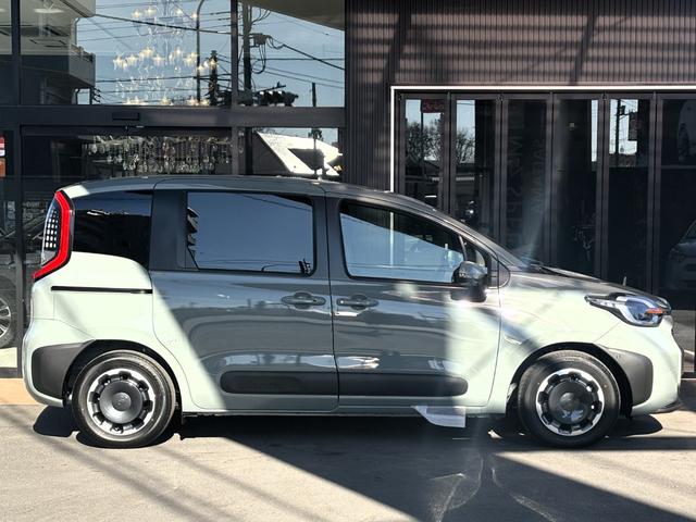 シエンタ ハイブリッドZ 仕様変更後モデル7人乗り10.5型ディスプレイオーディオ コンフォートパッケージ シートヒーター 全方位カメラ 前後ドライブレコーダー トヨタチームメイトアドバンストパーク HDMI サーキュレーター(12枚目)